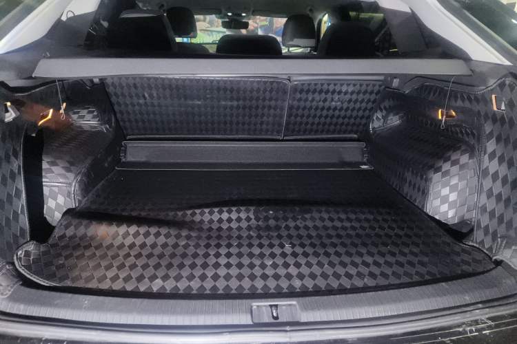 Used Volkswagen Teramont X 2023 330TSI Two-Wheel-Drive Luxury Edition
