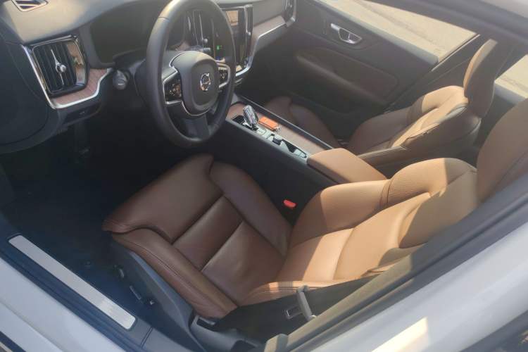 Used Volvo S60 2025 B4 Zhiyuan Luxury Edition