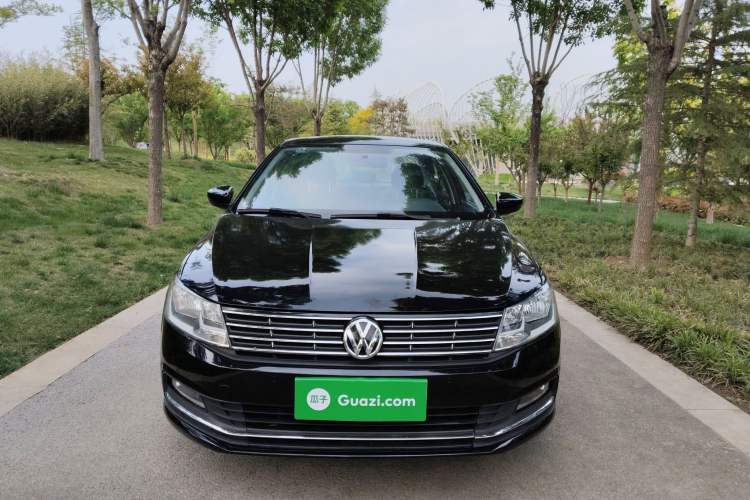 Used Volkswagen Lavida 2015 1.6L Automatic Comfort Edition Exterior 1