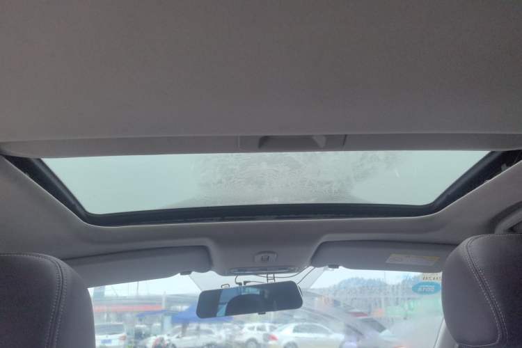 Used Venucia T70X 2015 2.0L CVT SmartFun Sport Edition