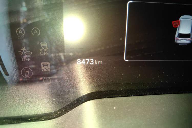 Used Toyota FRONTLANDER 2024 2.0L CVT Leading Edition Odometer Close Up