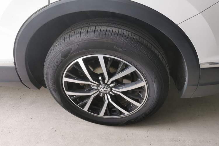 Used Volkswagen Tiguan L 2017 330TSI Automatic Two-Wheel Drive Luxury Edition