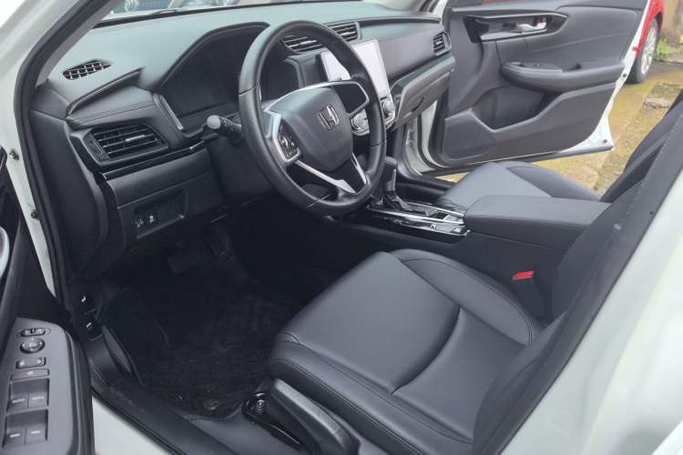 Used Honda Crider 2022 180Turbo CVT Luxury Edition Left Front Seat