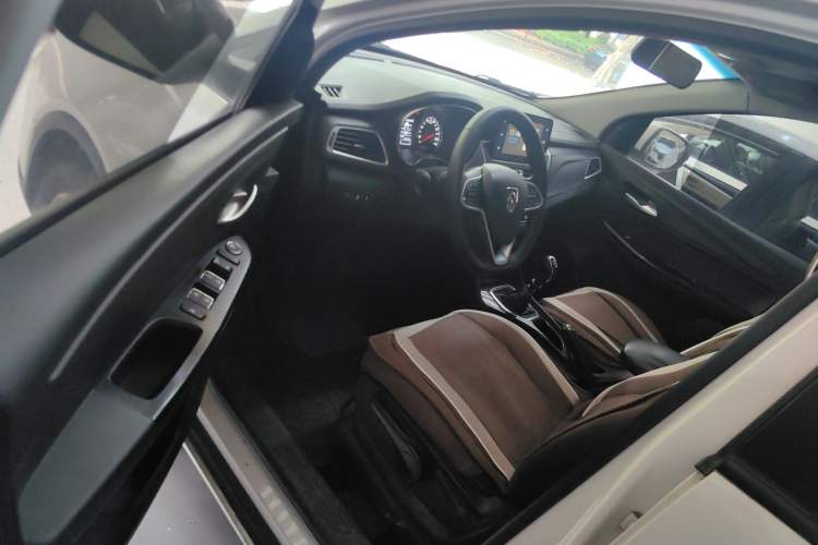 Used Baojun 730 2021 1.5L Manual Fashion Version 7 Seats
