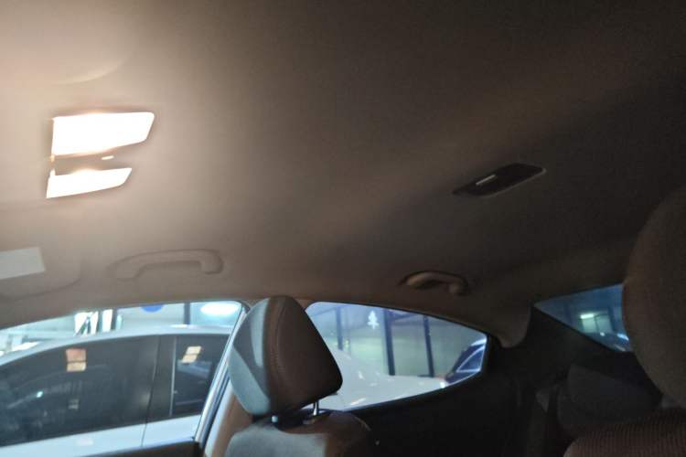 Used Hyundai Elantra (5th Generation / Langdong) 2016 1.6L Automatic Smart Version Headliner