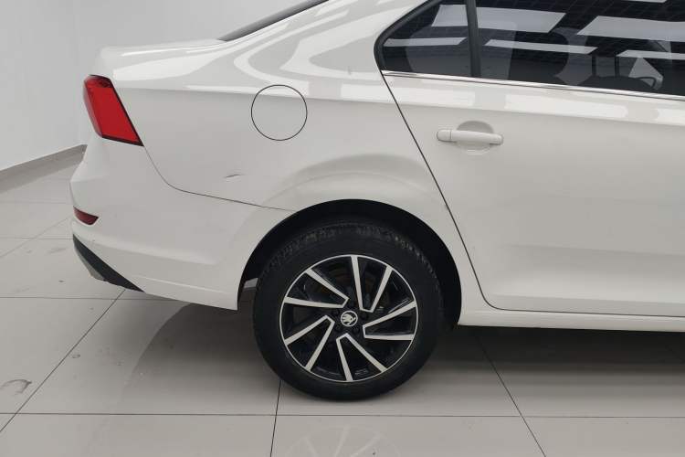 Used Skoda Rapid 2022 1.5L Automatic Comfort Edition Exterior 4