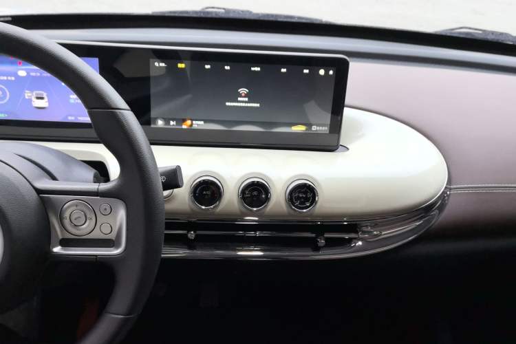 Used Wuling Bingo 2024 333 km Enjoyment Version Audio And AC Panel