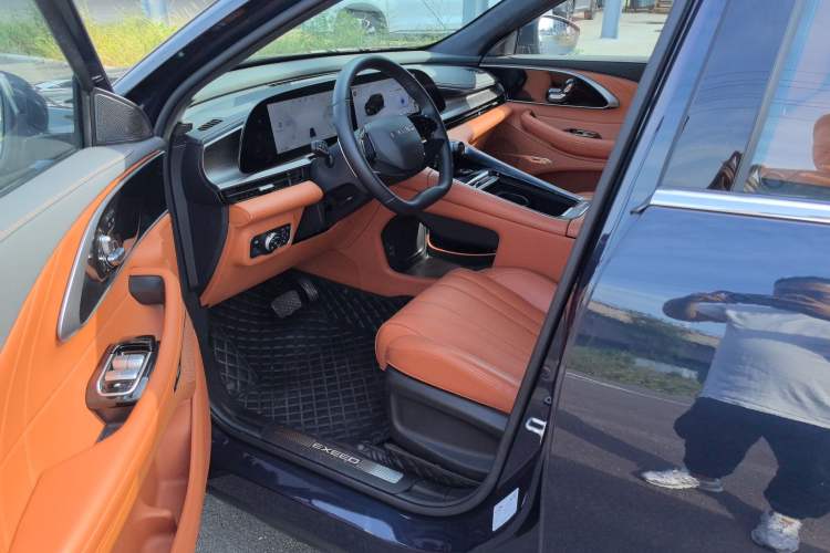 Used EXEED Lingyun 2025 300T Two-Wheel Drive Starry Edition Interior 1