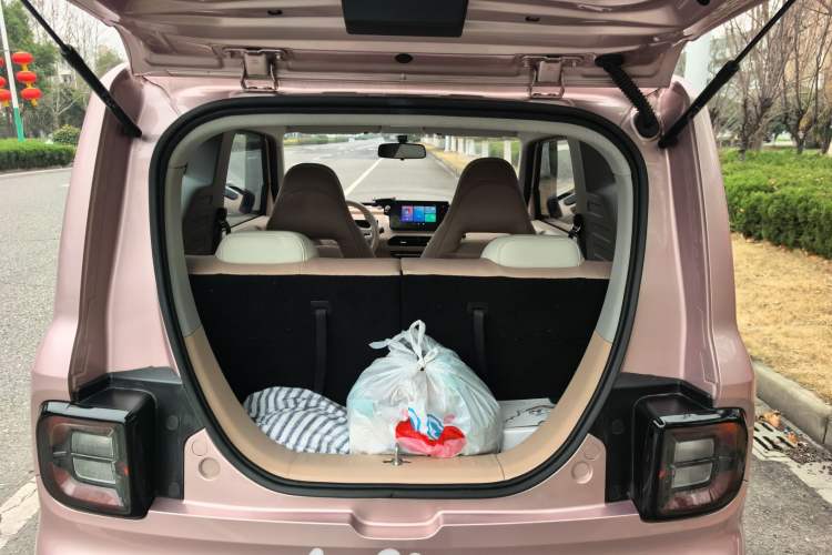 Used Geely Galaxy Panda 2023 Panda Mini 200km Endurance Bear
