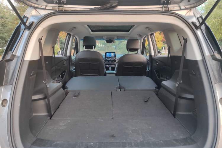 Used Chevrolet Orlando 2020 Light Hybrid Redline 530T Automatic Enjoyment Edition (5+2 Models)