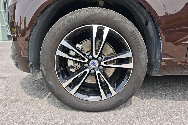 Used Volvo XC60 2019 T5 4x4 Smart Edition China V Standard Exterior 5