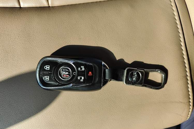 Used Buick GL8 2021 ES Land Cruiser 653T Luxury Edition