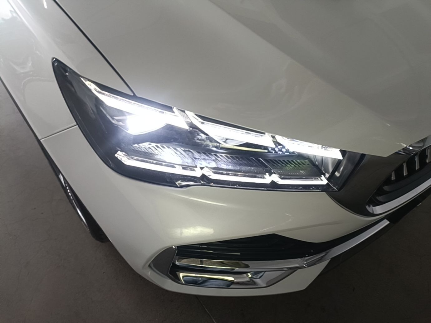 Geely Auto Monjaro L 2021 2.0TD DCT EVO Two-Wheel Drive Smart Luxury Version — снимка 9