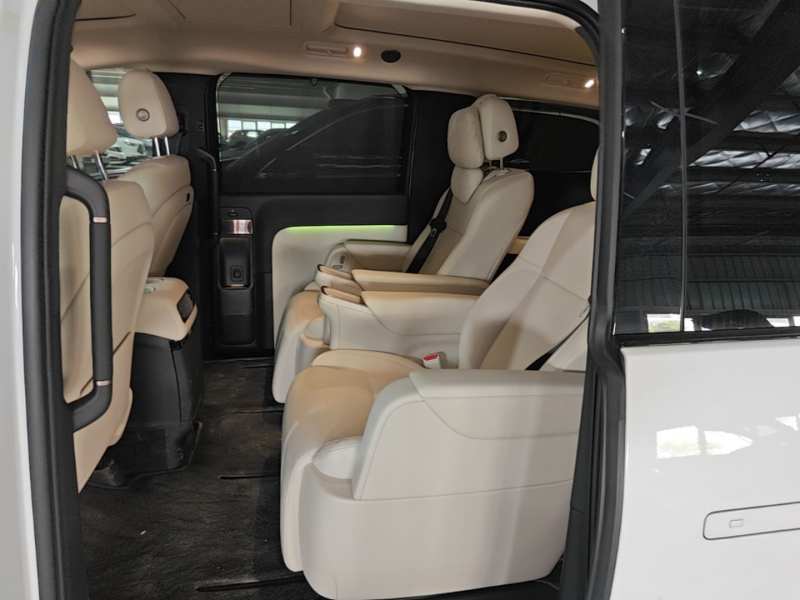 Used Li Auto MEGA 2025 Ultra Smart Refreshed Edition — 14