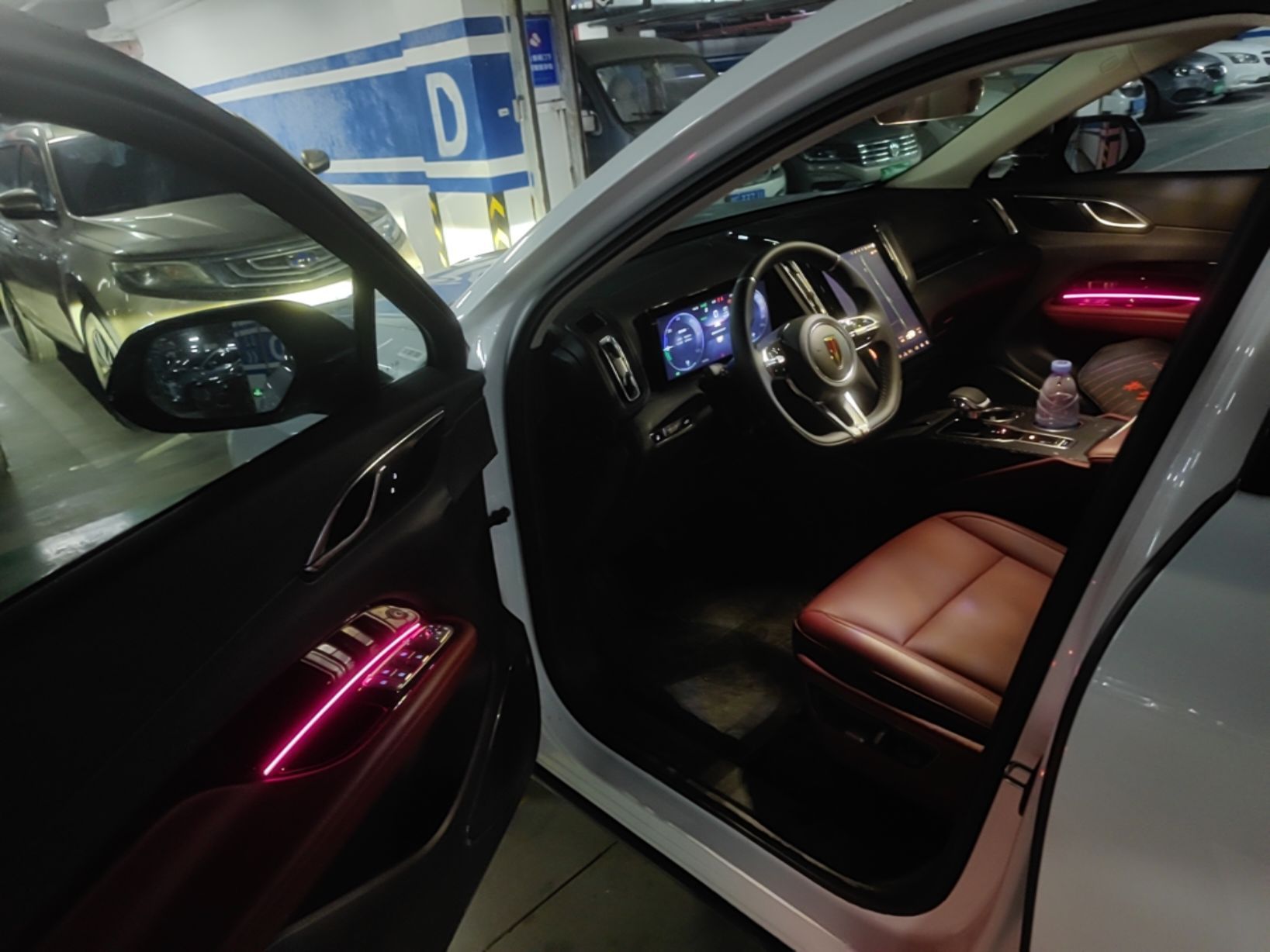 Hongqi HS3 PHEV 2025 Model 125km Jingwei PLUS 2 Millionth Anniversary Edition — снимка 18