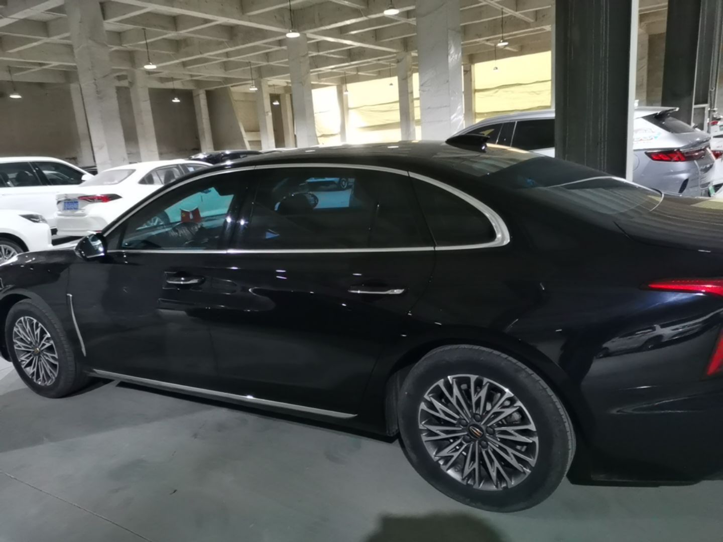 Hongqi H5 2024 1.5T DCT Smart Connect Flagship Edition - Chinese Trim Yun — снимка 5