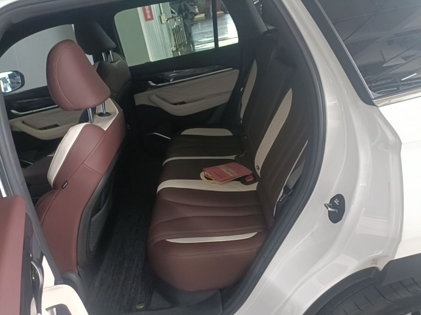 Geely Auto Monjaro L 2021 2.0TD DCT EVO Two-Wheel Drive Smart Luxury Version — снимка 19