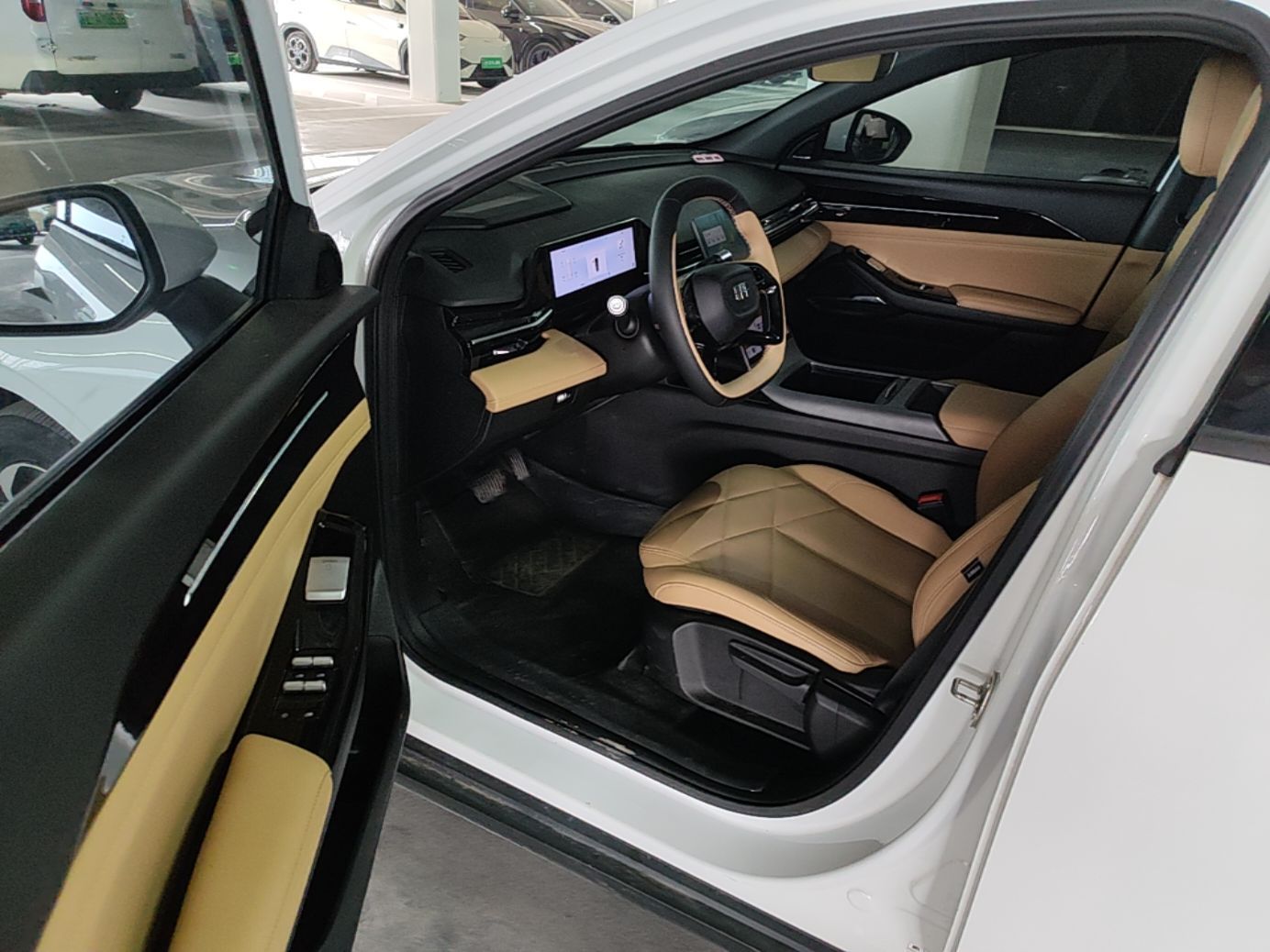 Geely Galaxy L6 2023 60km PLUS — снимка 18