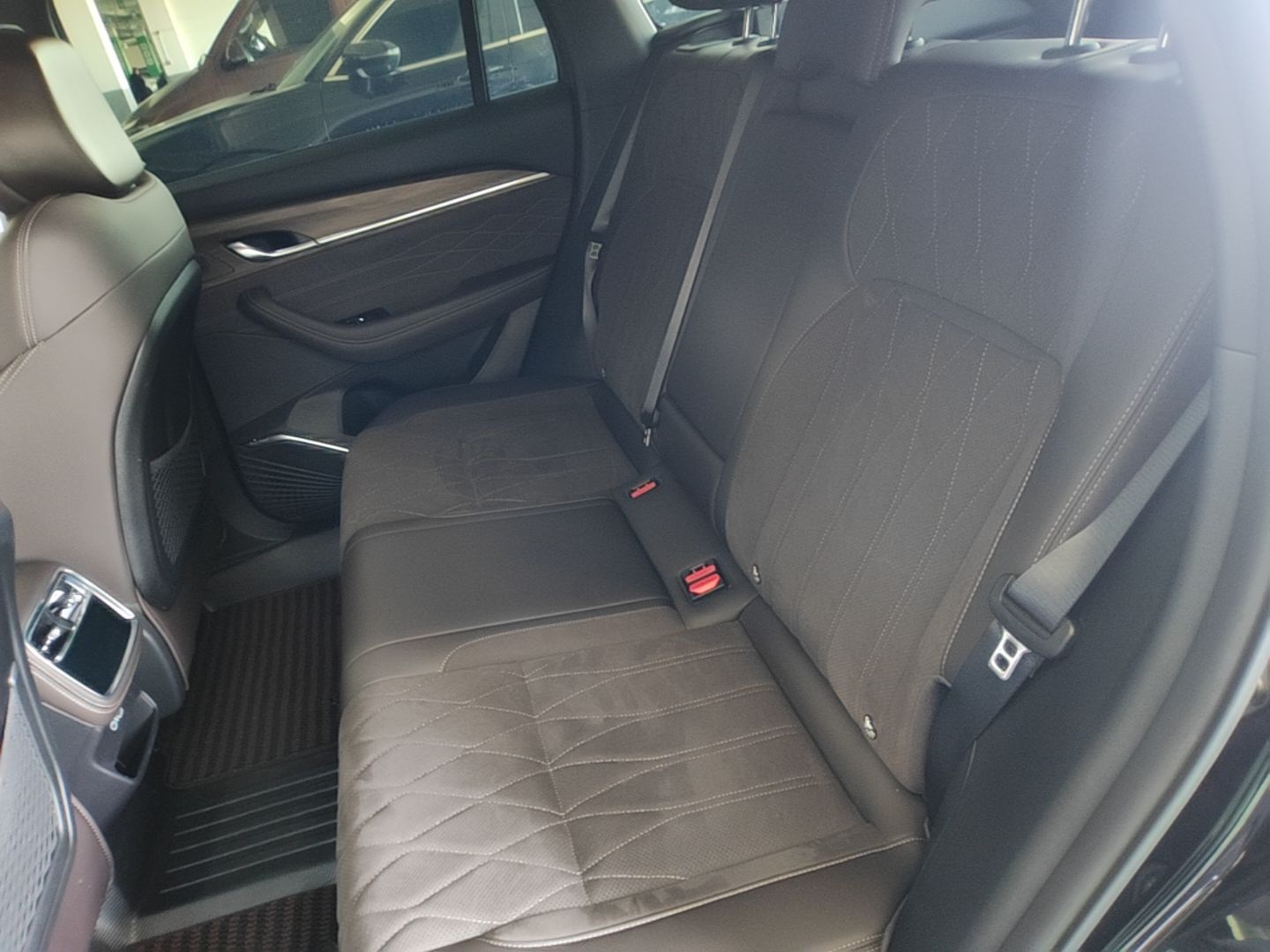 Geely Auto Monjaro L 2026 Model Oriental Yao 2.0TD Automatic Xiaohan Edition — снимка 16