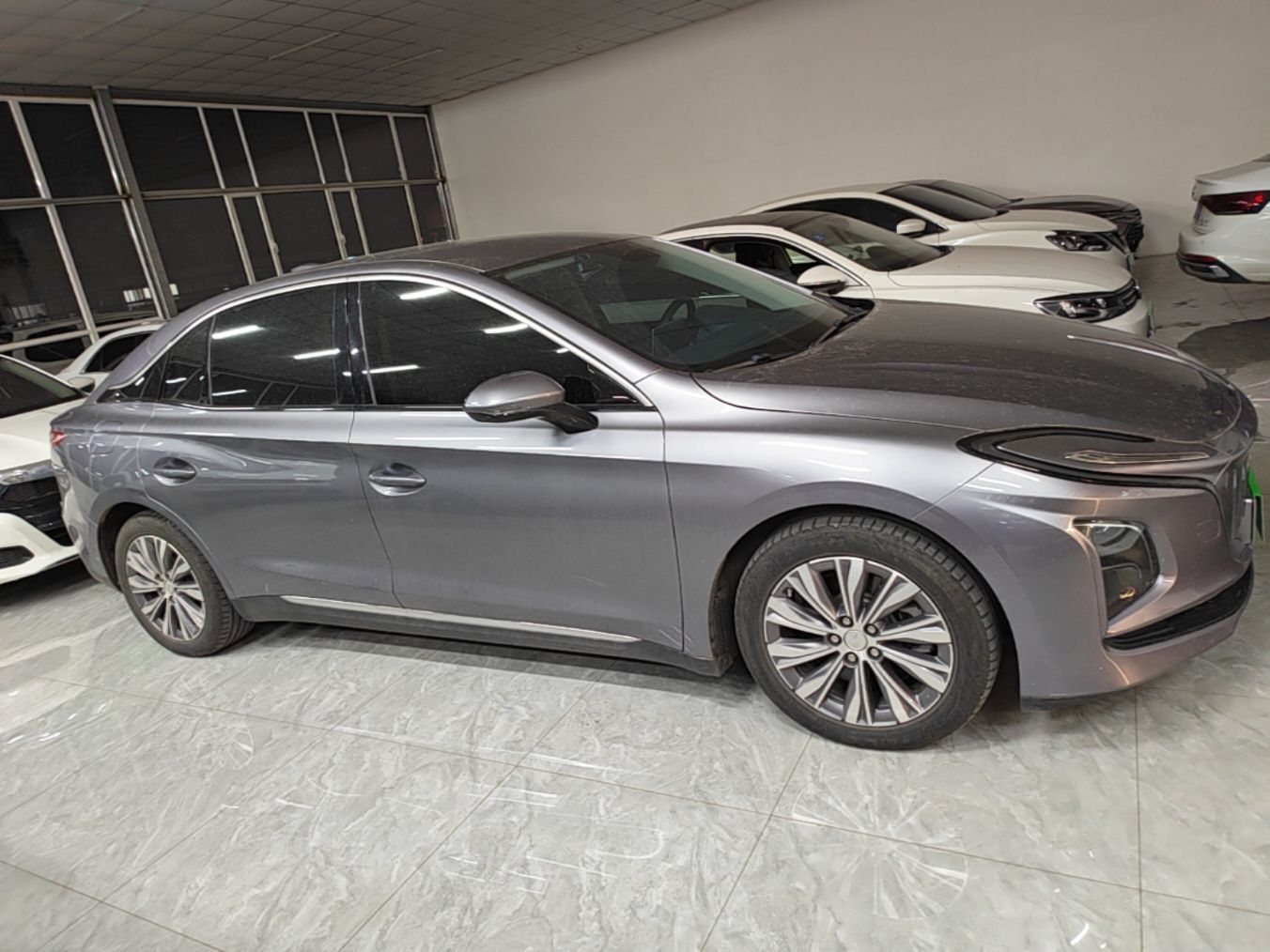 Hongqi E-QM5 2023 560km PLUS — снимка 8