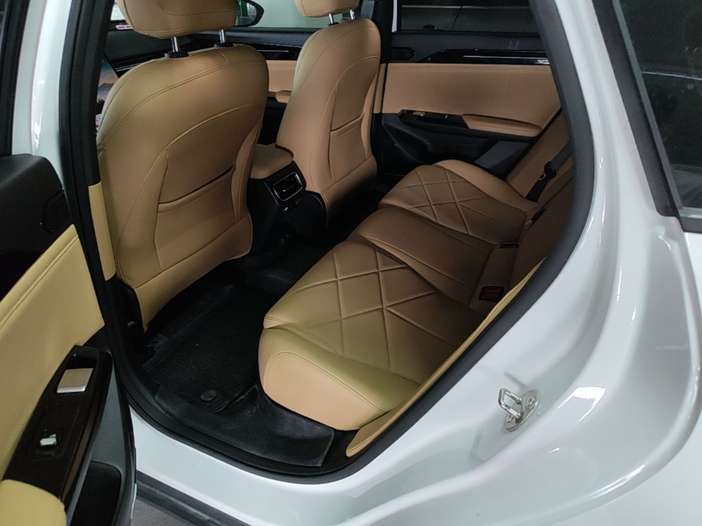Geely Galaxy L6 2023 60km PLUS — снимка 19
