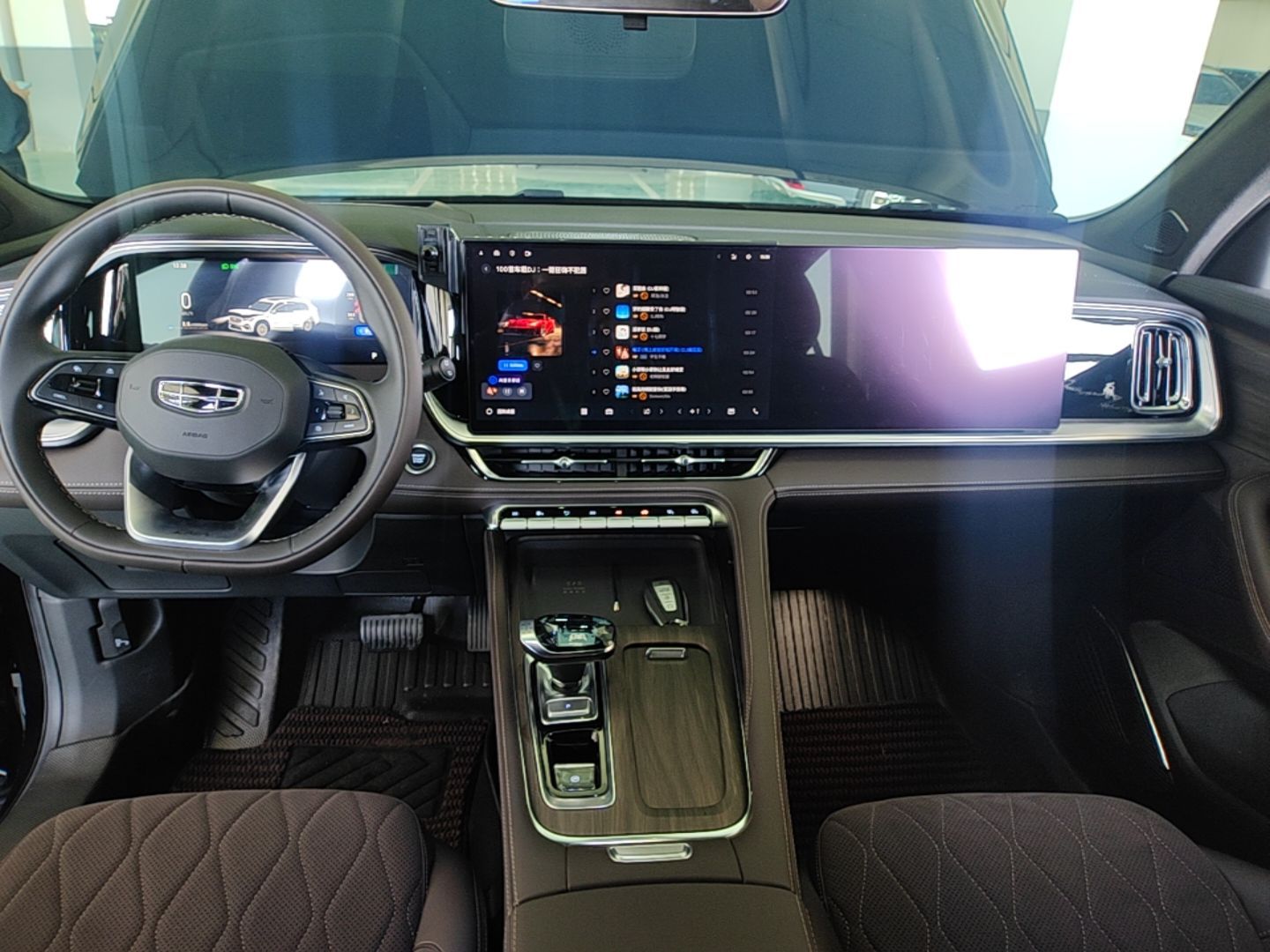 Geely Auto Monjaro L 2026 Model Oriental Yao 2.0TD Automatic Xiaohan Edition — снимка 8