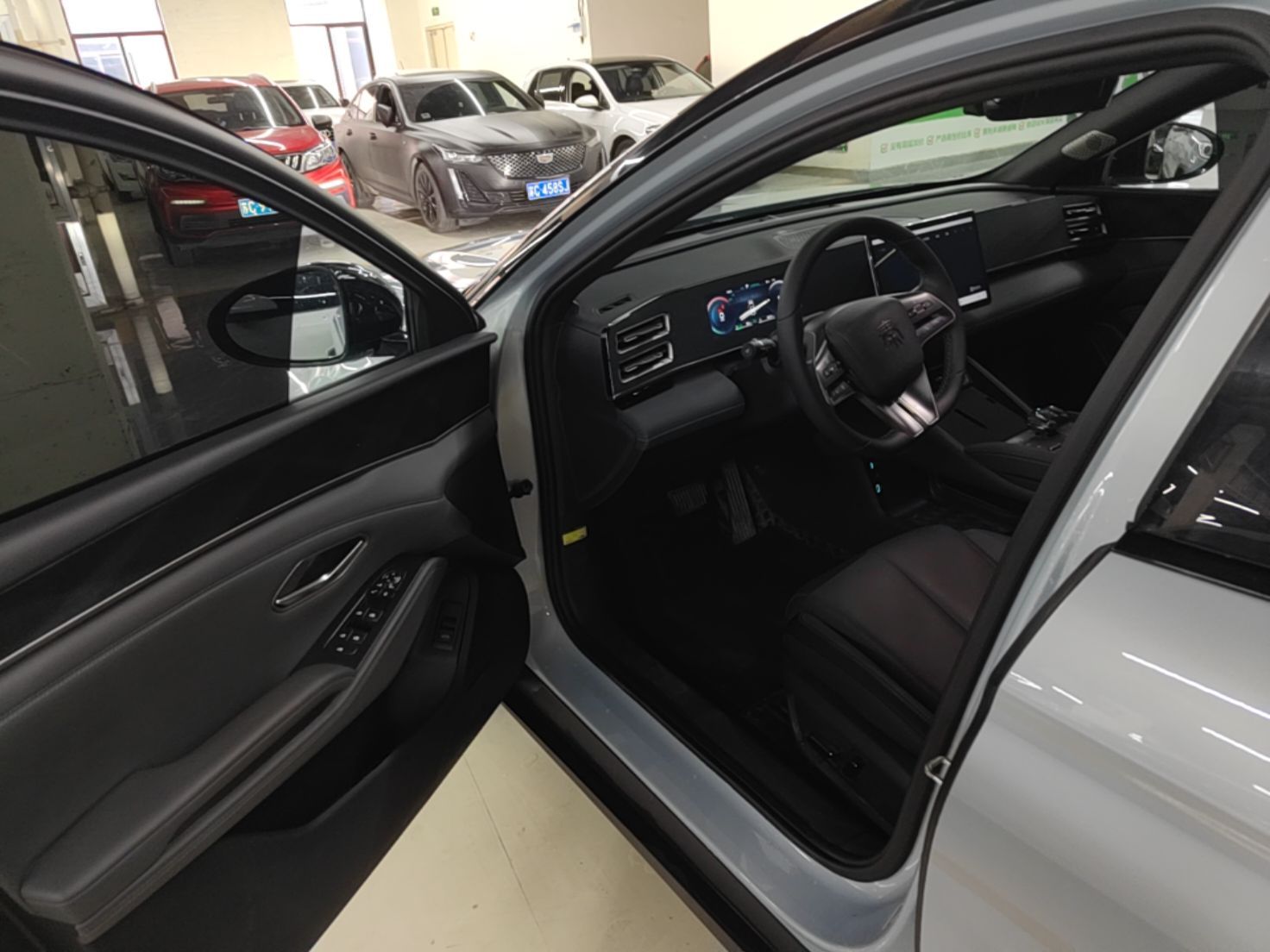 BYD Qin L 2024 DM-i 120KM Leading Model — снимка 15