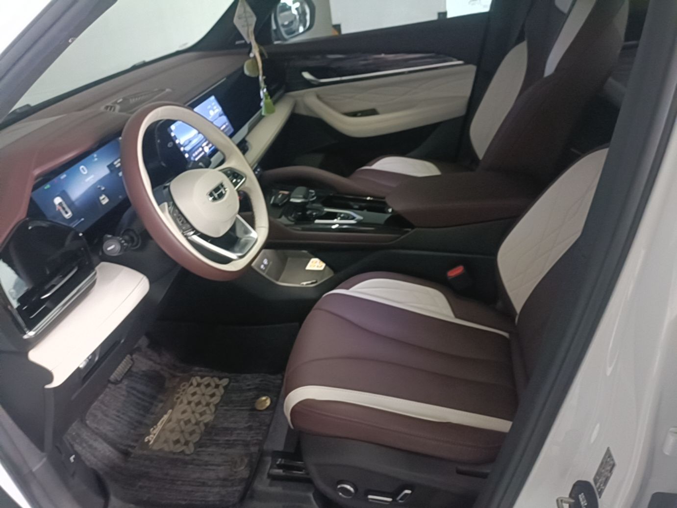 Geely Auto Monjaro L 2021 2.0TD DCT EVO Two-Wheel Drive Smart Luxury Version — снимка 18