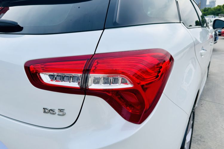 Used DS 5 2014 1.6T Luxury Edition THP160