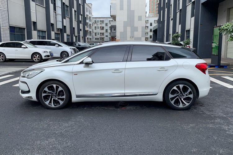 Used DS 5 2015 1.8T Prestige Edition THP200