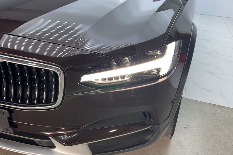 Used Volvo V90 2017 Cross Country T5 AWD Smart Range Edition