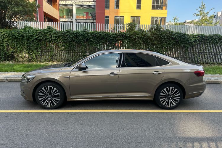 Used Volkswagen Passat 2020 Revised Version 330TSI Luxury Edition China VI Standard