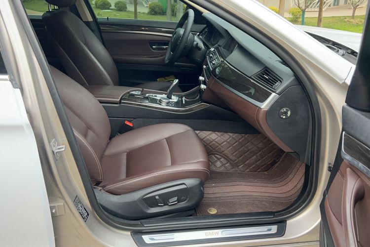 Used BMW 5 Series 2014 525Li Luxury Design Package
