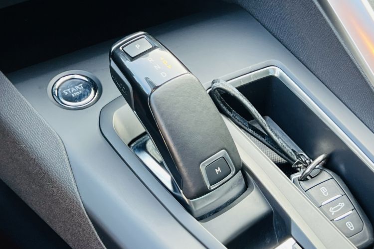 Used Peugeot 5008 2017 380THP 7-Seater Elite Edition
