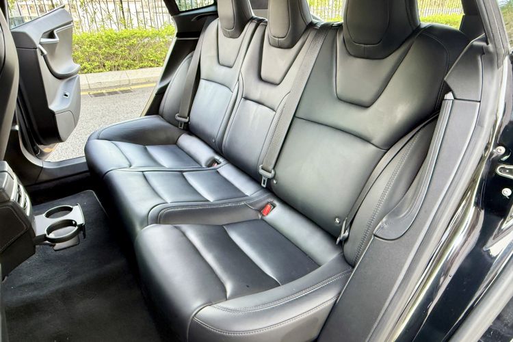 Used Tesla Model S 2019 Long-Range Version
