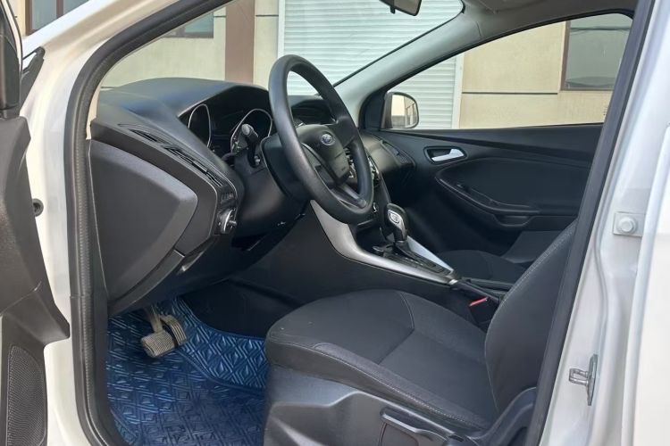 Used Ford Focus 2018 Hatchback Classic 1.6L Automatic Comfort Plus SmartDrive Edition
