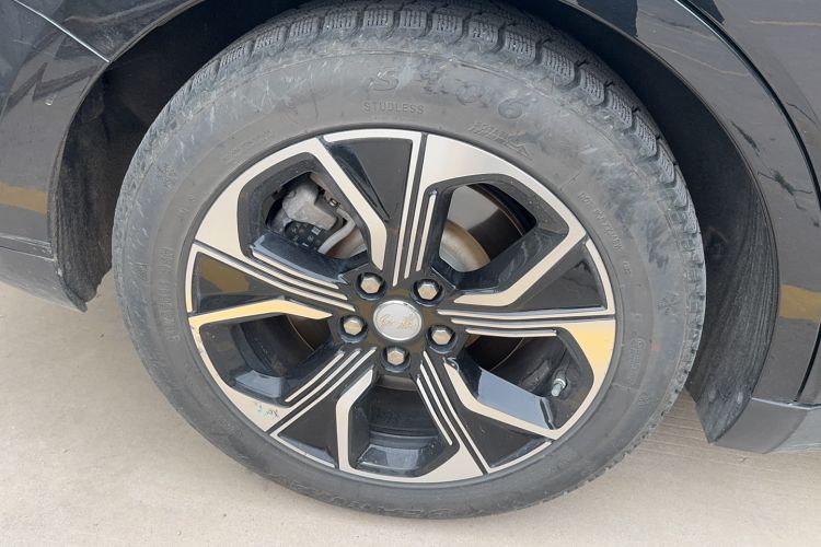 Used Hongqi E-QM5 2021 Charging Flagship Edition Right Rear Wheel Hub