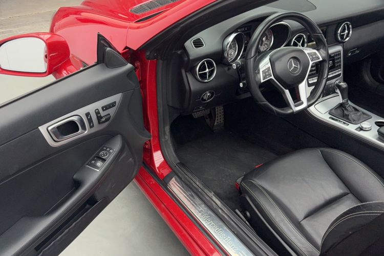 Used Mercedes-Benz SLK-Class 2011 SLK 200 Fashion Model