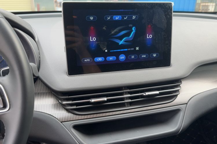 Used Hongqi E-QM5 2021 Charging Flagship Edition Audio And AC Panel