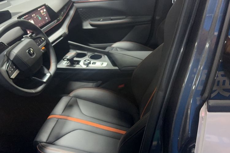 Used CHANGAN UNI-V 2024 1.5T Smart Navigation Version Driver Seat