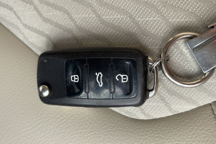 Used Skoda Rapid 2015 1.6L Automatic Smart Selection Model
