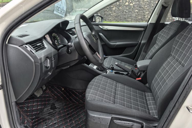 Used Skoda Octavia 2019 1.5L Automatic SmartDrive Comfort Edition China VI Standard
