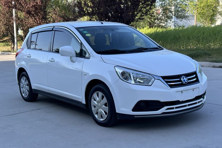 Used Venucia R50 2015 1.6L Manual Fashion Edition
