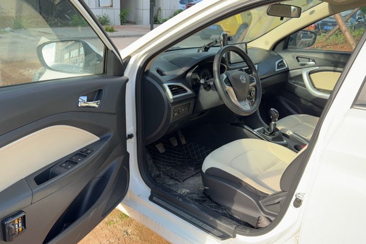 Used Changan Alsvin V7 2016 1.0T Manual Jingchi Elite Model
