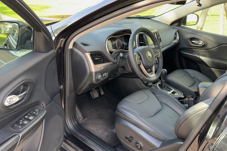 Used Jeep Cherokee 2016 2.4L Professional Edition