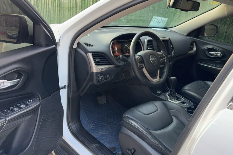 Used Jeep Cherokee 2017 2.4L Excellence Edition