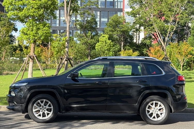 Used Jeep Cherokee 2016 2.4L Professional Edition