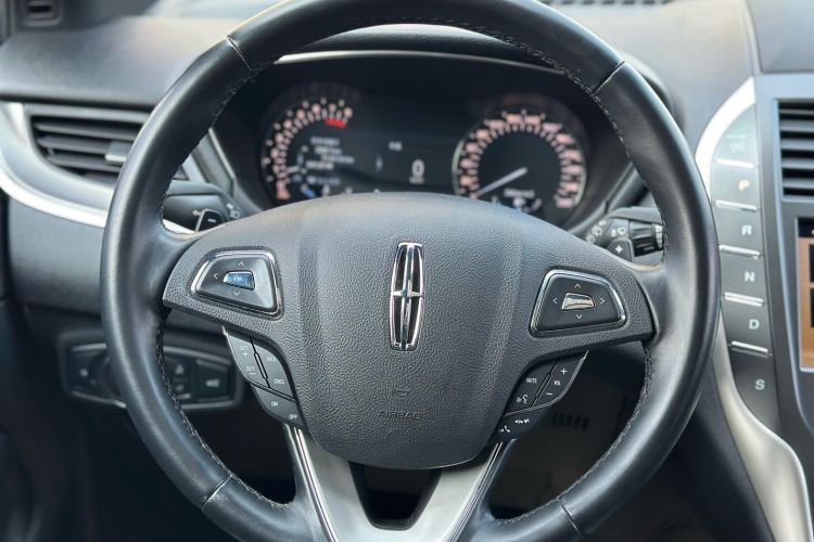 Used Lincoln MKC 2017 2.0T Two-Wheel Drive Deluxe Edition
