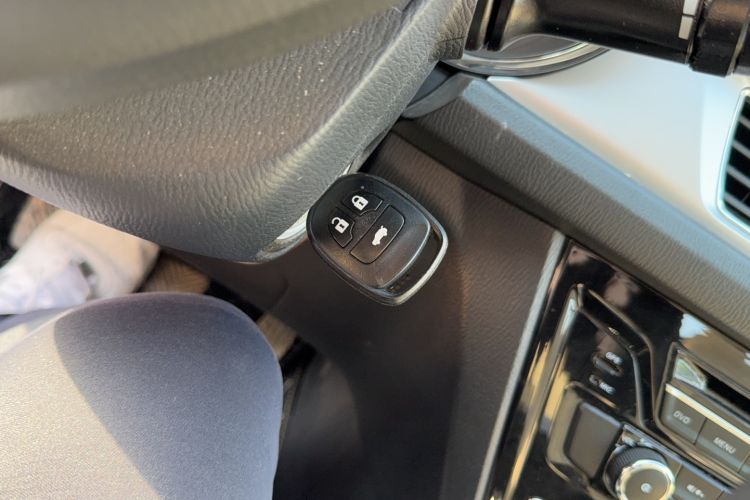 Used Changan Alsvin V7 2016 1.0T Manual Jingchi Elite Model
