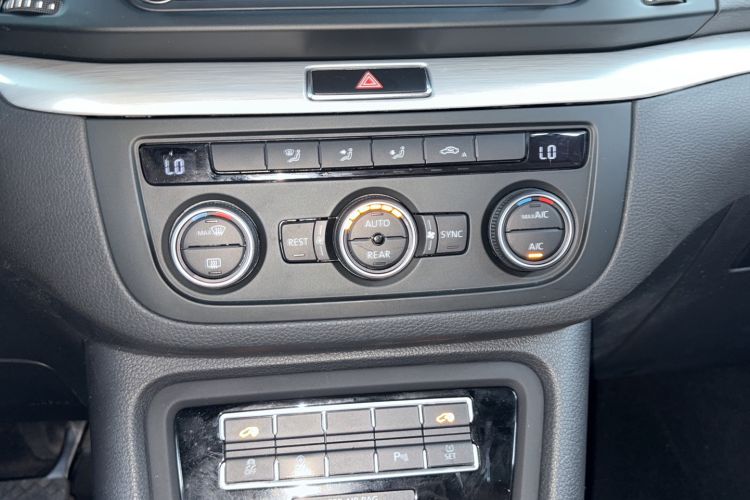 Used Volkswagen Sharan 2016 380TSI Comfort Edition 7-Seater
